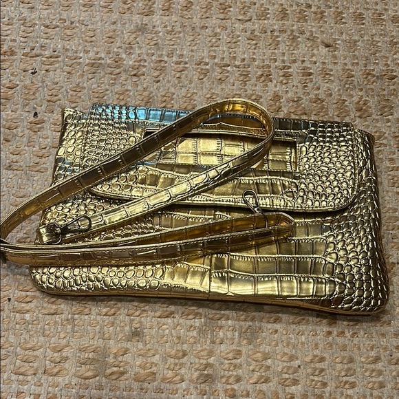 Gold Crocodile Embossed Clutch - Picture 9 of 9